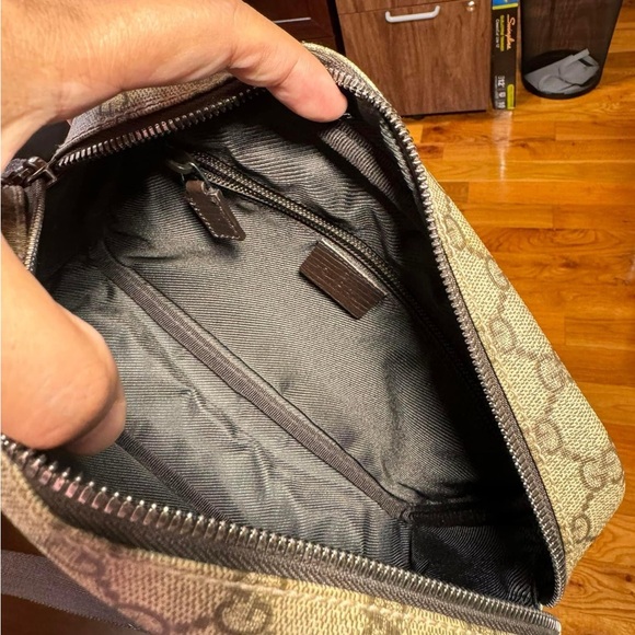 Gucci Rolling Luggage and crossbody bag set - Picture 13 of 13